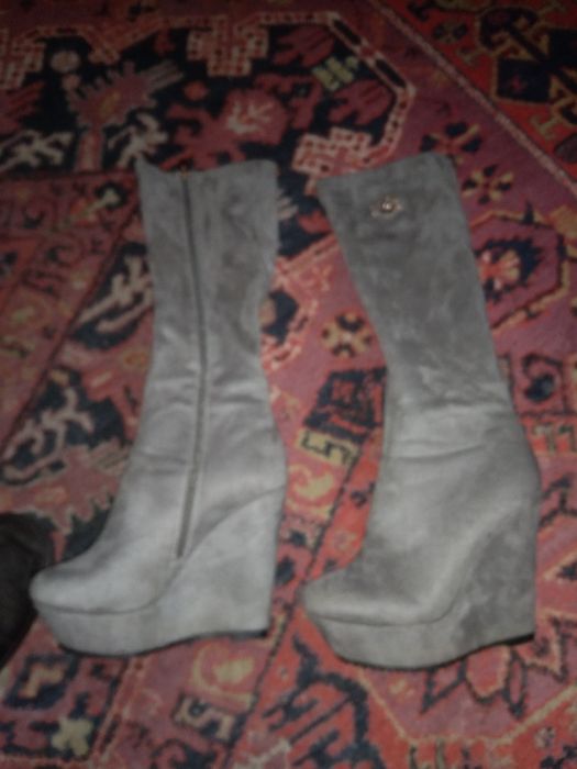 Продам зимние сапоги