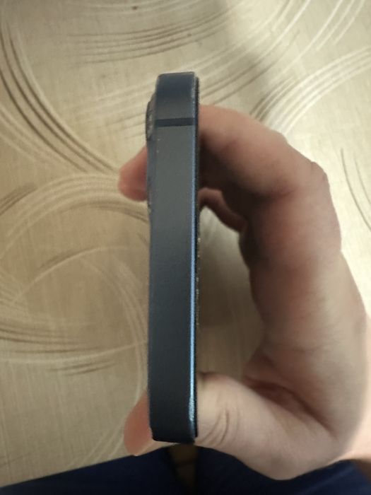 Iphone 12 продається на запчастини