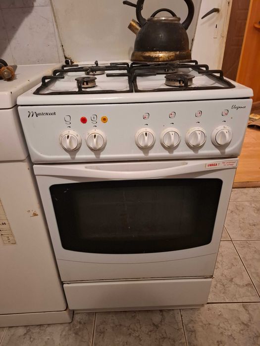 Kuchenka gazowa z piekarnikiem
