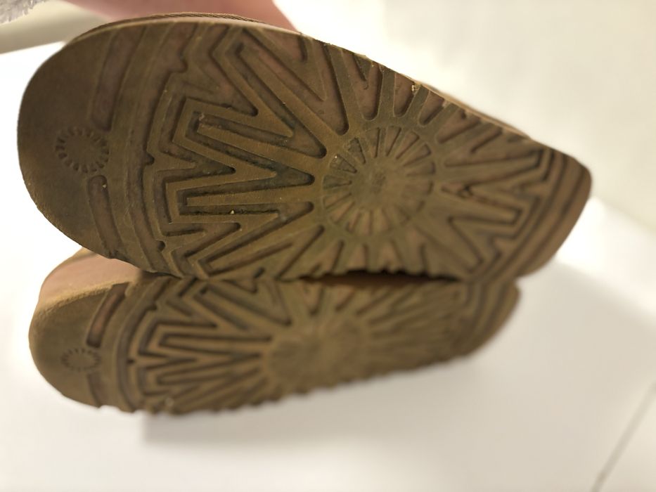 Продам угі  жіночі і UGG  натуральні