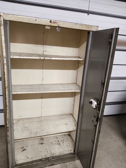 Szafa metalowa , pancerna