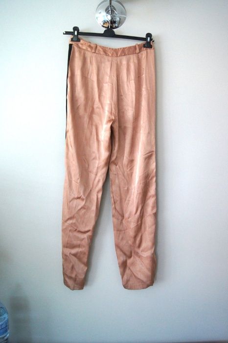Zara basic 38M eleganckie miedziane lsniace spodnie z czarnym lampasem