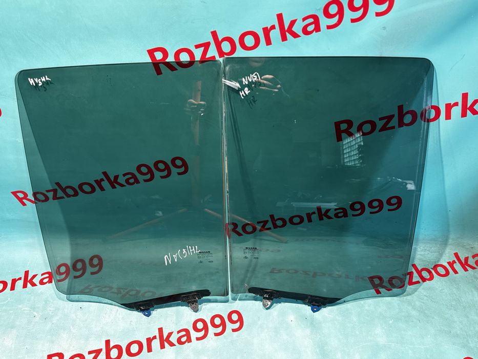 Скло дверей Nissan Navara D40 задні стьокла Навара д40