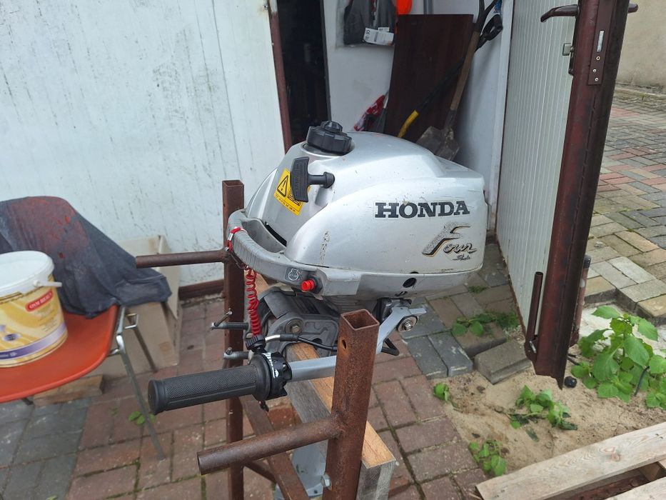 Sprzedam silnik Honda BF 2.3 koni