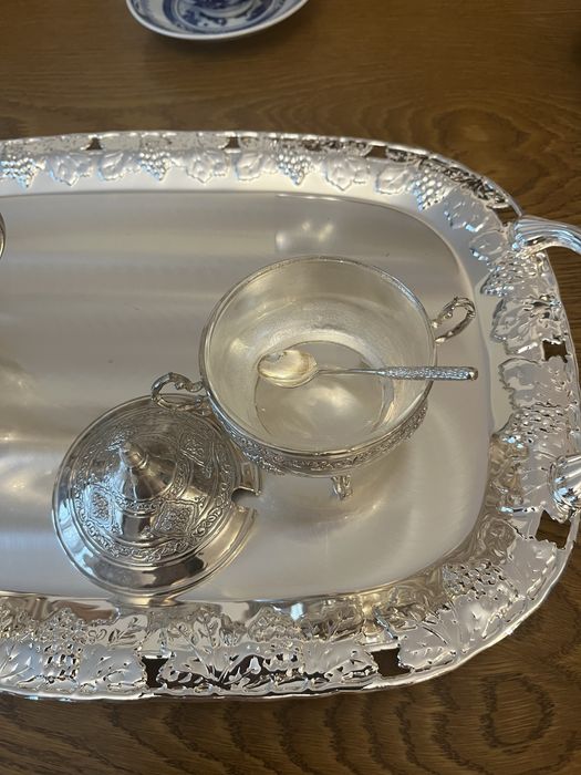 Posrebrzana cukiernica z łyżeczką