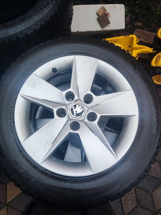 Продам диски з резиною оригінал Skoda R16 5*112