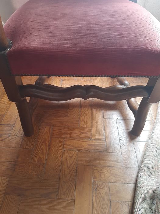 Cadeirão muito Antigo