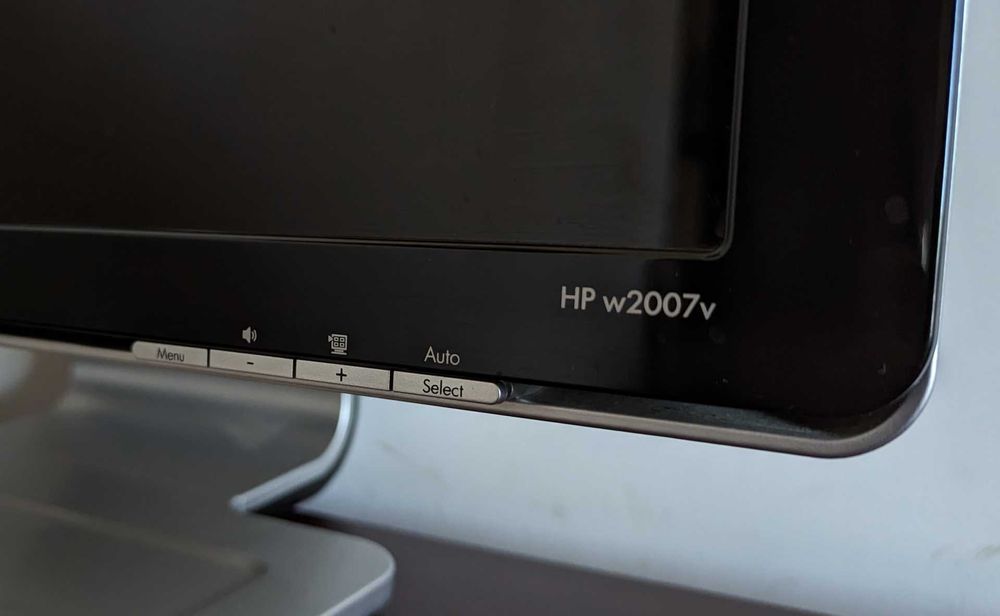 HP w2007v Monitor (20")64737819364355121