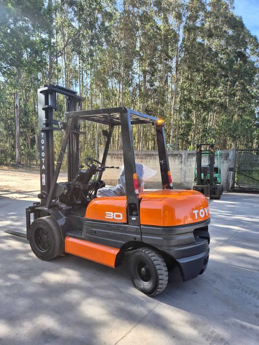 Empilhador toyota 3000kg