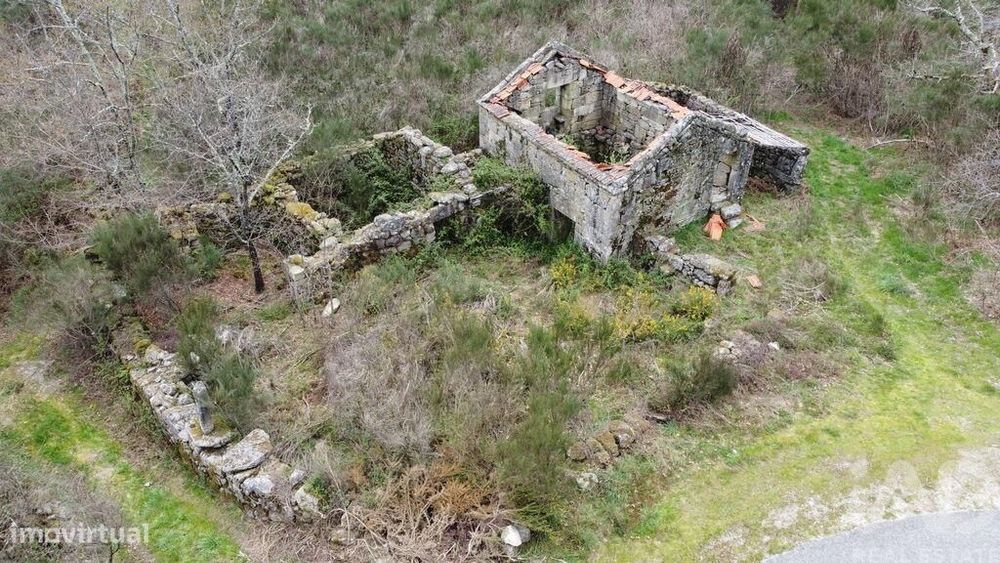 Casa rústica em Cambra e Carvalhal de Vermilhas de 3971 m2