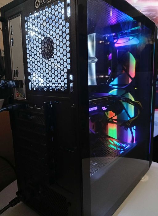 do GIER: i5 - 10400f -6-rdzeni, Radeon 8 GB, 16GB DDR4 dual, m.2. NVMe