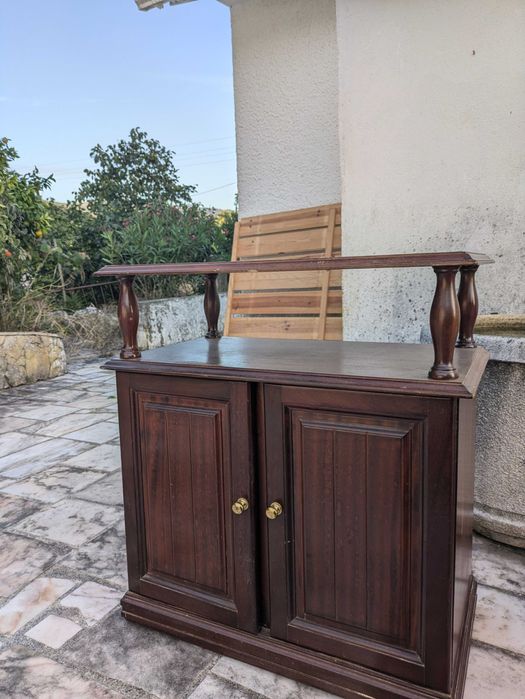 Móvel de madeira para TV