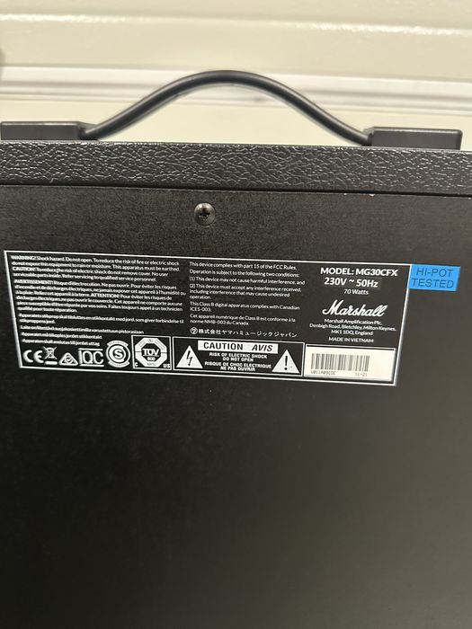 Wzmacniacz gitarowy Marshall MG30CFX (30W, Carbon FX, wbudowane efekty)