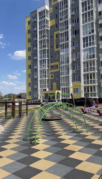 На Пелюсковому для 4х здається квартира, НОВА