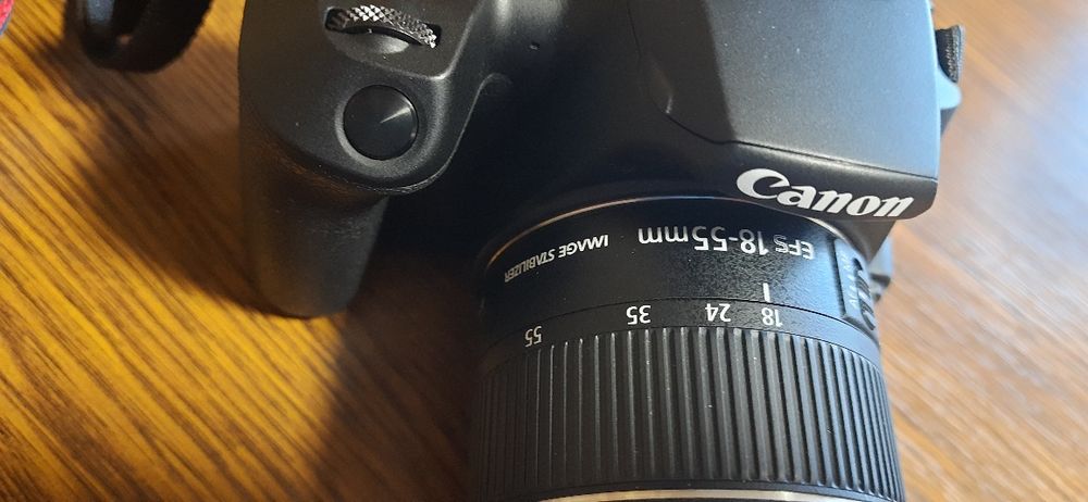 Фотоапарат Canon EOS 250D