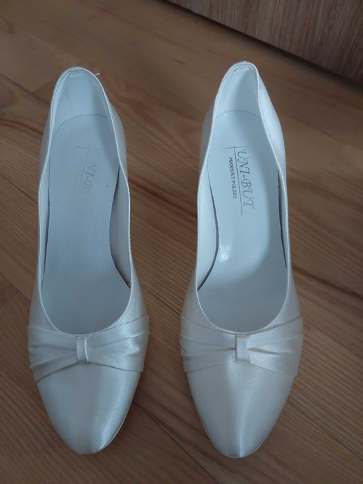 Satynowe buty ślubne ivory