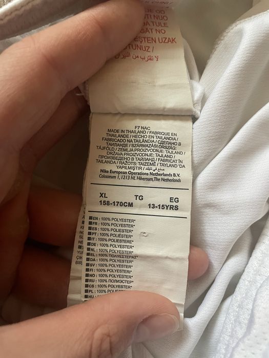 Білосніжні шорти nike