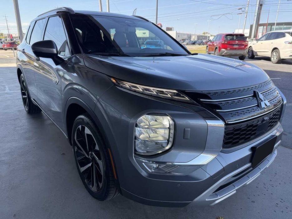 Mitsubishi Outlander PHEV SEL      2022