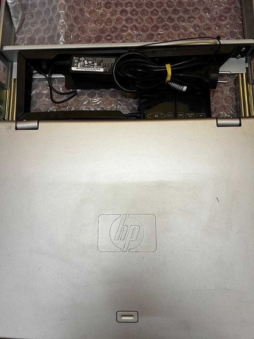 Консоль для підключення до серверів HP TFT7600 G2