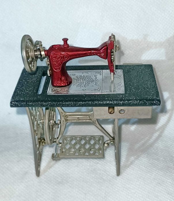 Miniaturas Maquina de costura antigas, lote de 2