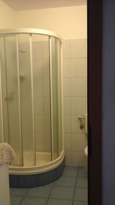 Do wynajęcia od 01.10. umeblowana kawalerka w wieżowcu przy Krowoderskich Zuchów