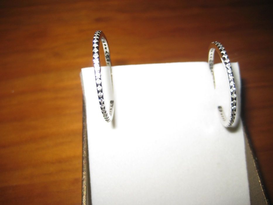 Brincos/Argolas em prata e zircónias(NOVOS)