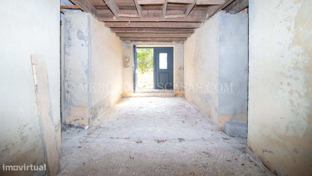 Moradia com elevado potencial no centro de Avanca