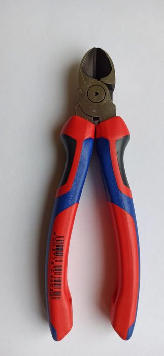 Szczypce boczne do cięcia KNIPEX.