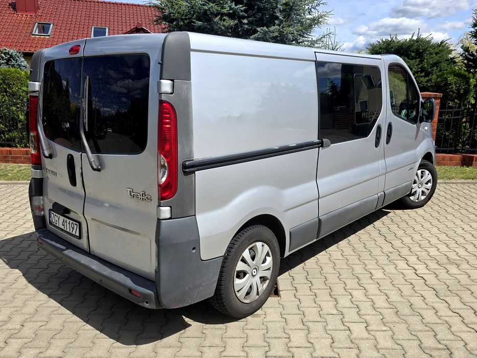 Renault Trafic 2.0 DCi Long 5 osob automat super stan, sliczne wnetrze