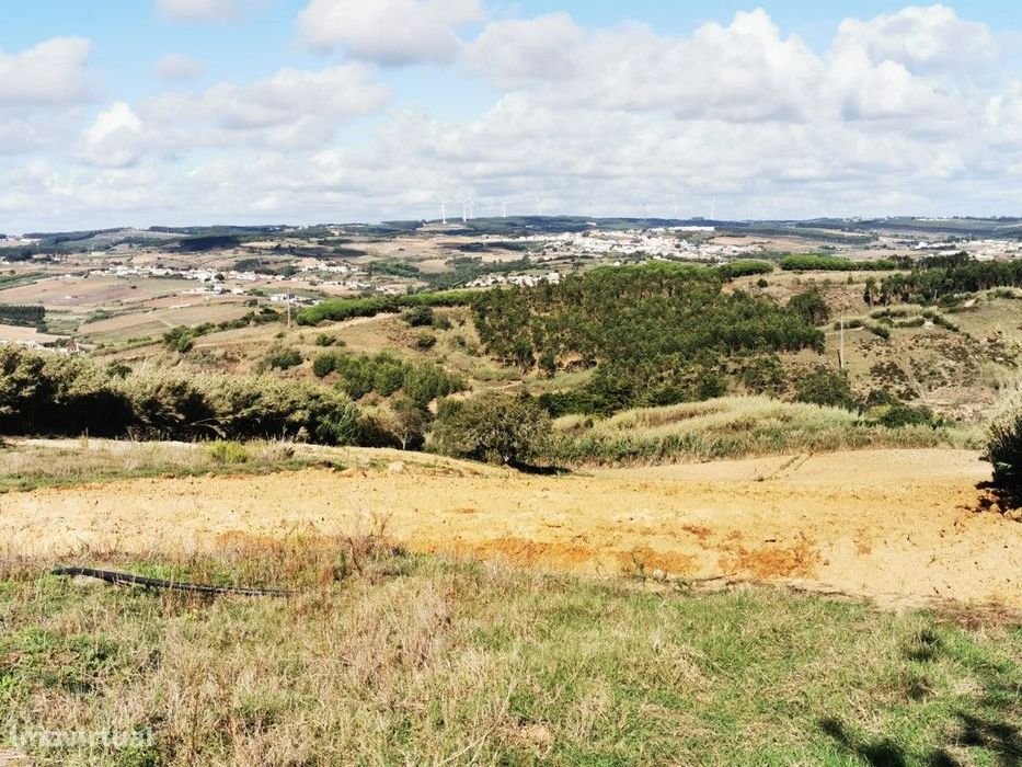 Terreno com amplas vistas para um projeto turístico!