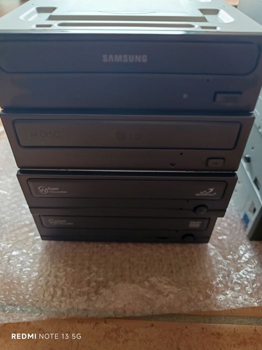 Conjunto de coolers e leitores DVD para pc