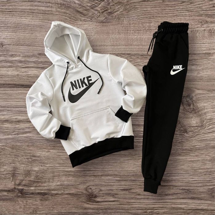 Спортивні дитячі костюми NIKE Розпродаж