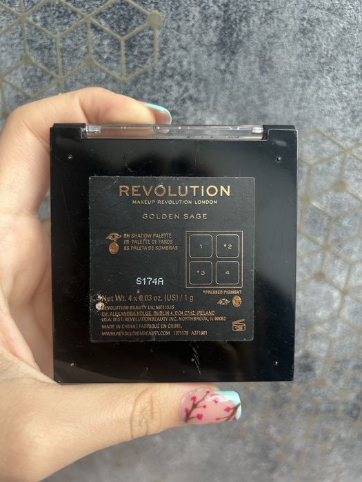 paletki cieni revolution