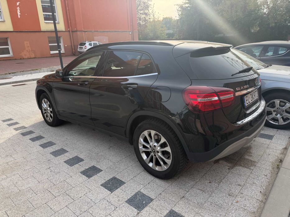 Mercedes GLA 180 2018r. przebieg 65tyś km.
