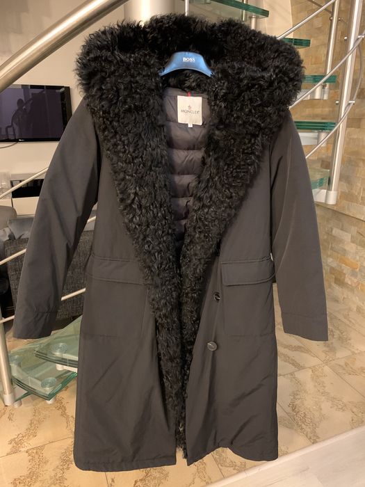 Пуховик женский Moncler