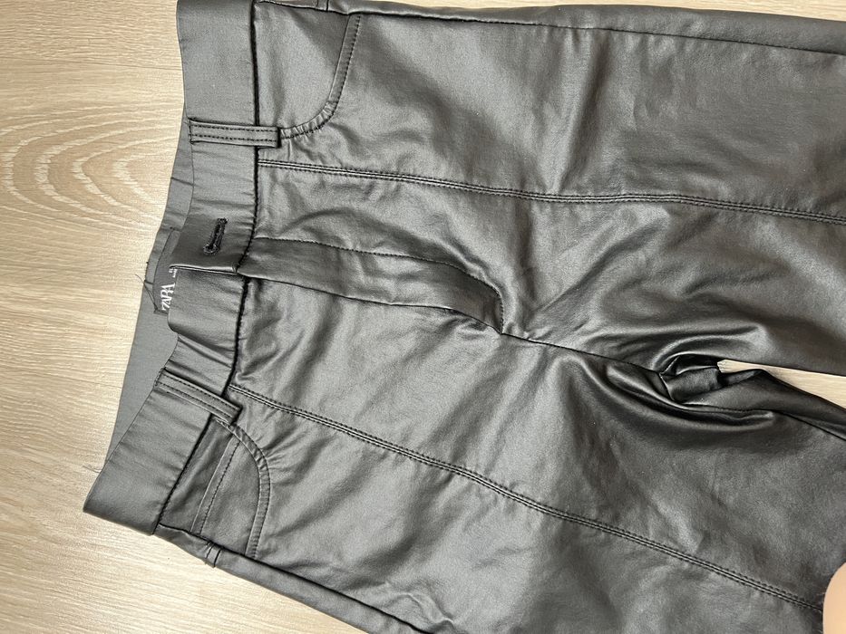 Шкіряні штани zara