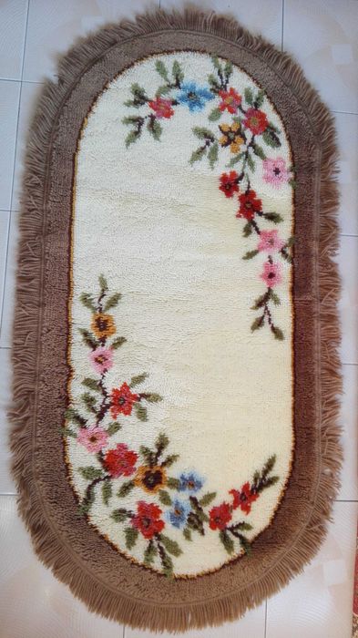 Vendo conjunto de tapetes para quarto