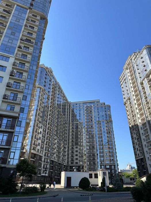 Паркоместо 14 м² в подземном паркинге  ЖК «Девятая Жемчужина», Французский бульвар