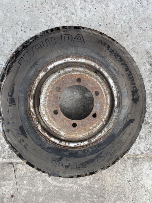 Продам колесо Mercedes Vario R16 (225/75 R16C)