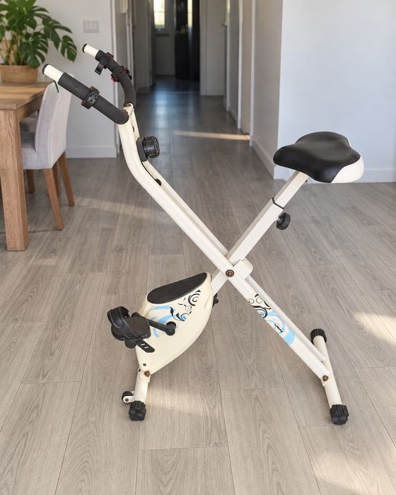 Bicicleta Estática Dobrável OPEN GO – 8 Níveis de Resistência
