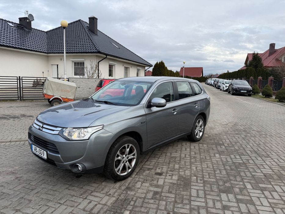 Mitsubishi Outlander WzOrOwO Utrzymany 2,0 Instyle   Super Okazja Navi3D Servis ASO!