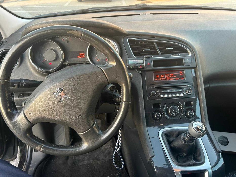 PEUGEOT 5008 2.000 HDI 7lg