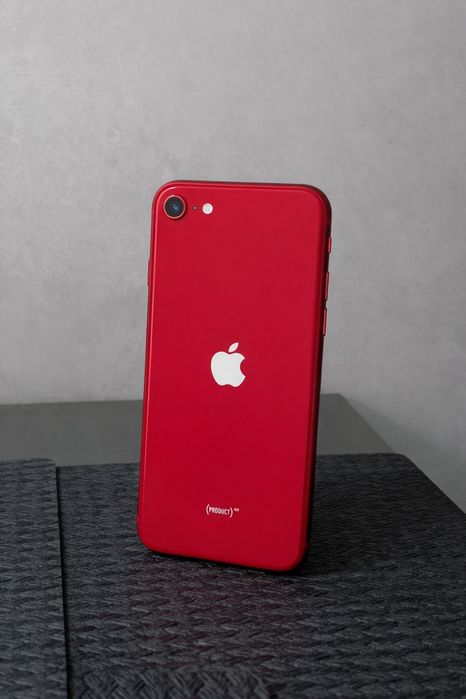 iphone se 3 red - купить телефоны и аксессуары - Цена на OLX.ua