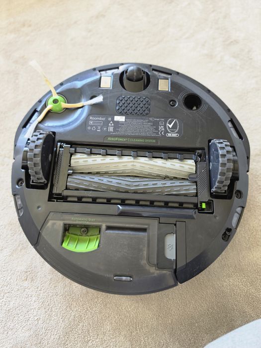iRobot Roomba i8 + Clean Base + função mopa + muitos acessórios