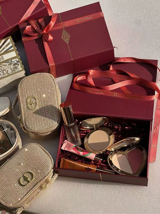 Набори косметики брендової