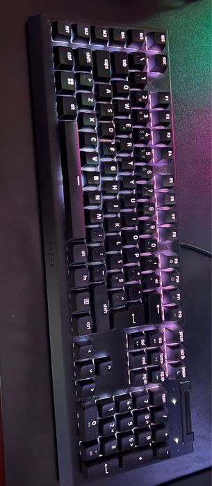 Teclado Gaming RAZER BlackWidow V4 RGB X Yellow Switch
