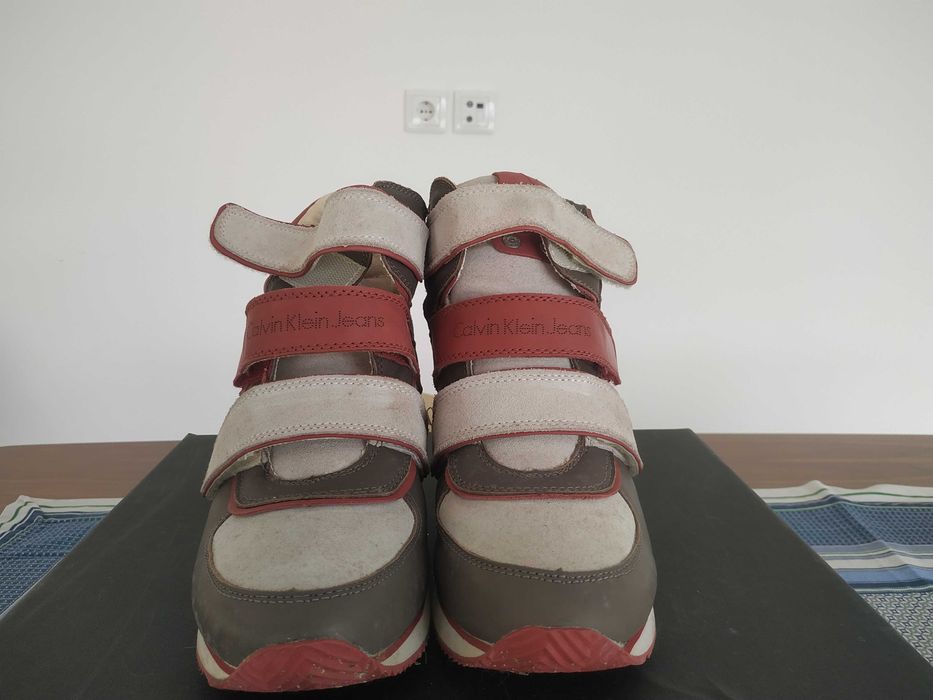 Sapatos de cunha Calvin Klein pele