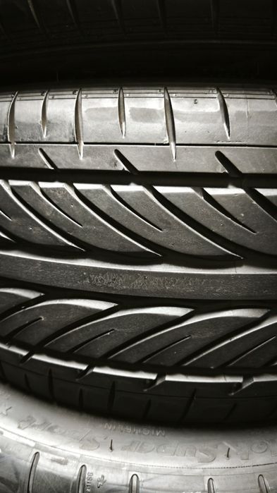 Pneus  215/40/16