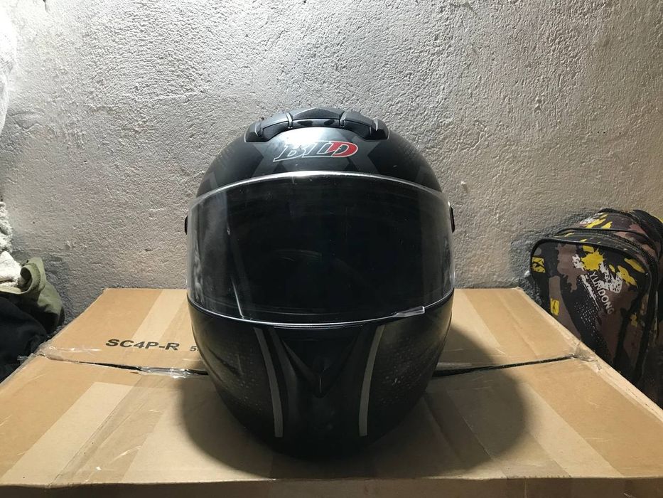 Шолом BLD, в ідеальному стані, розмір М