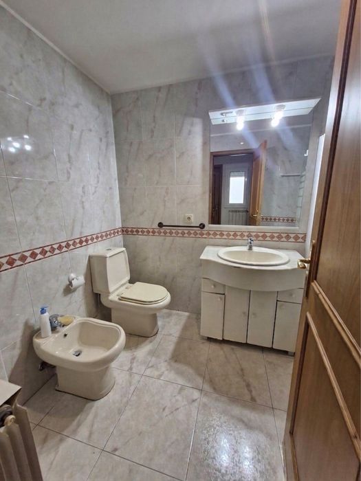 Apartamenro T3 pedroso central  com lugar de garagem e arrumos